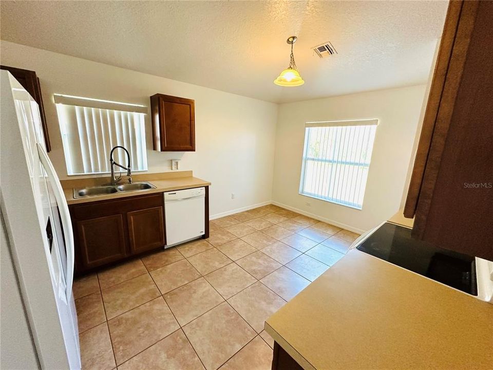 For Sale: $295,000 (3 beds, 2 baths, 1511 Square Feet)