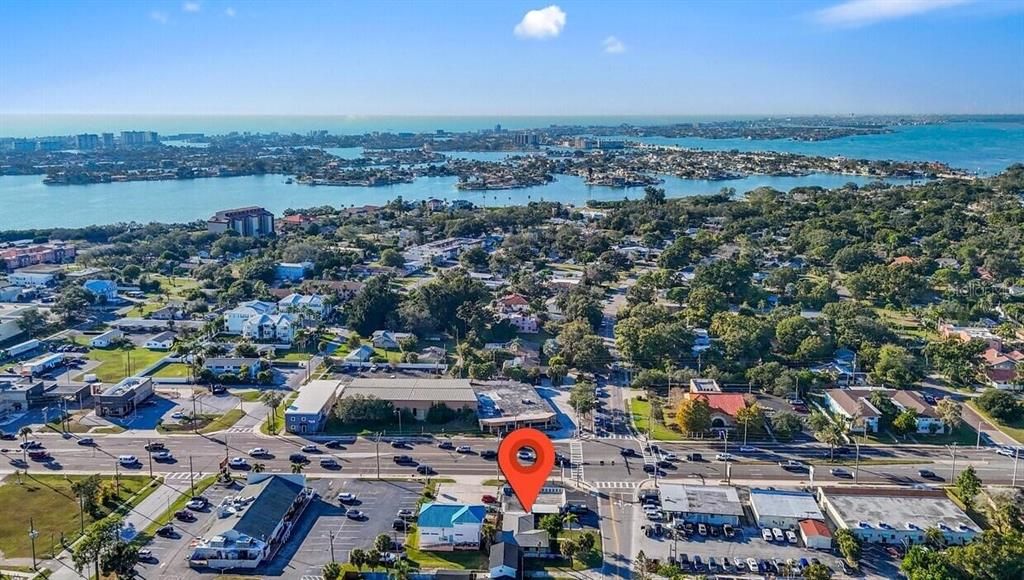 En Venta: $850,000 (2 camas, 2 baños, 2800 Pies cuadrados)