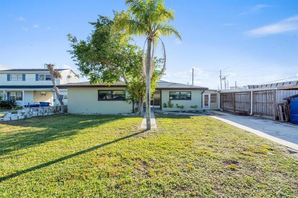 En Venta: $850,000 (2 camas, 2 baños, 2800 Pies cuadrados)