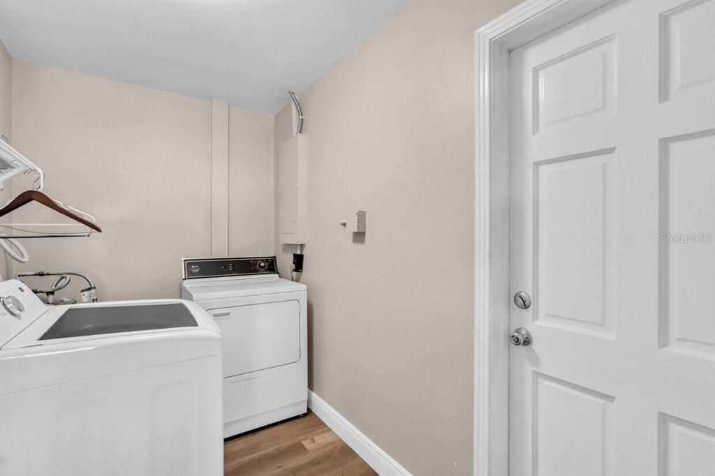 En Venta: $850,000 (2 camas, 2 baños, 2800 Pies cuadrados)