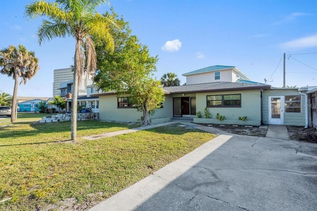 En Venta: $850,000 (2 camas, 2 baños, 2800 Pies cuadrados)