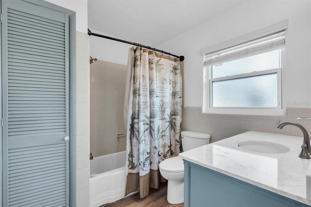 En Venta: $850,000 (2 camas, 2 baños, 2800 Pies cuadrados)