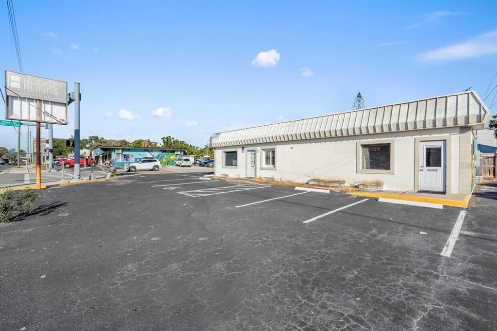 En Venta: $850,000 (2 camas, 2 baños, 2800 Pies cuadrados)