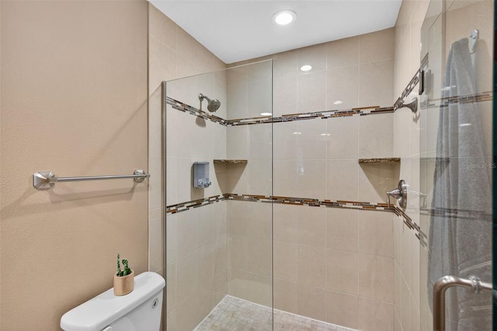 En Venta: $329,000 (2 camas, 2 baños, 1470 Pies cuadrados)