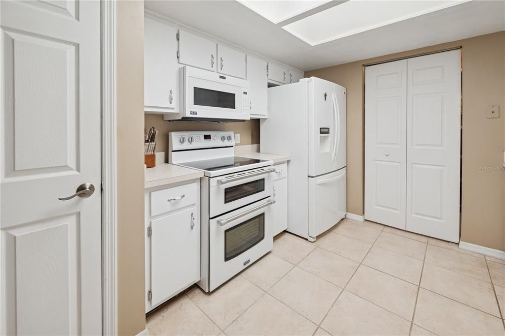 For Sale: $495,000 (3 beds, 2 baths, 1714 Square Feet)