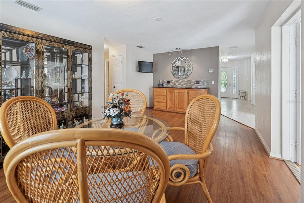 For Sale: $495,000 (3 beds, 2 baths, 1714 Square Feet)