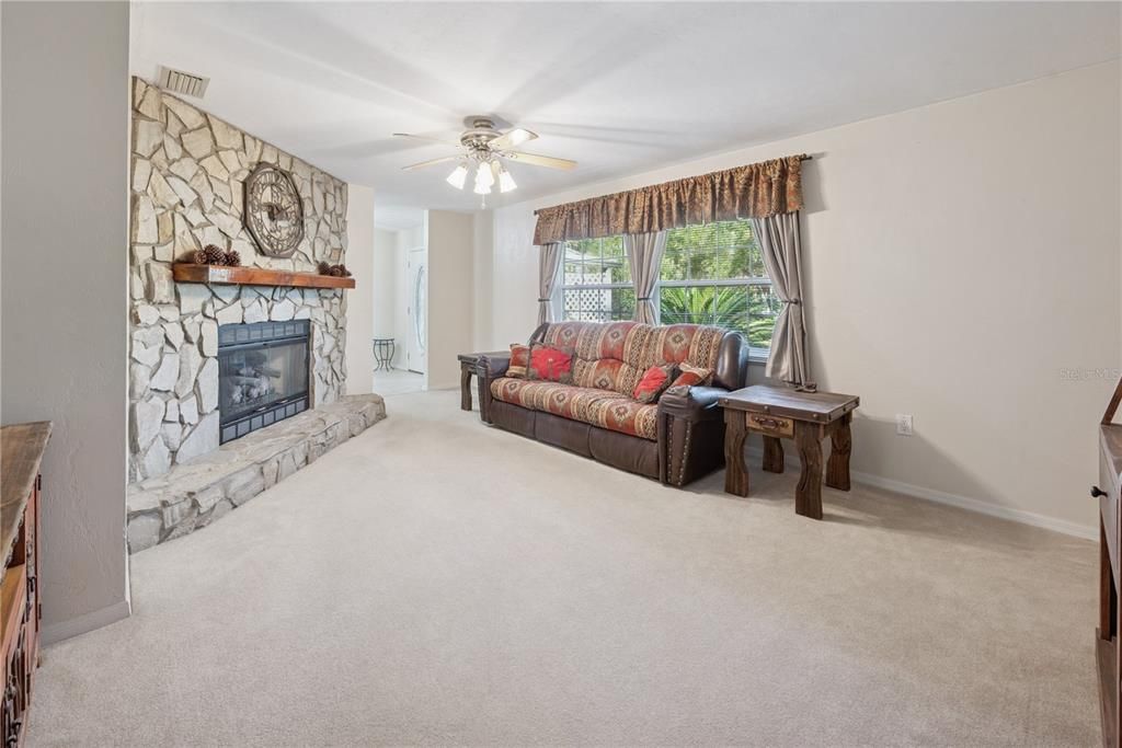 For Sale: $495,000 (3 beds, 2 baths, 1714 Square Feet)