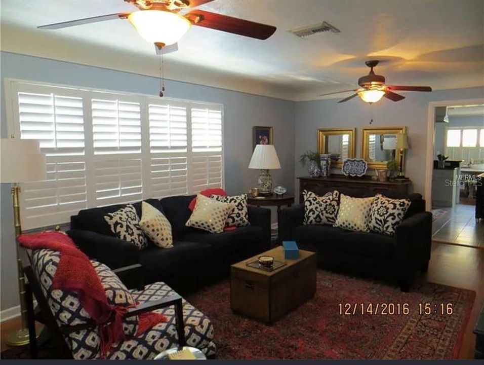 待售: $339,900 (2 贝兹, 1 浴室, 1271 平方英尺)