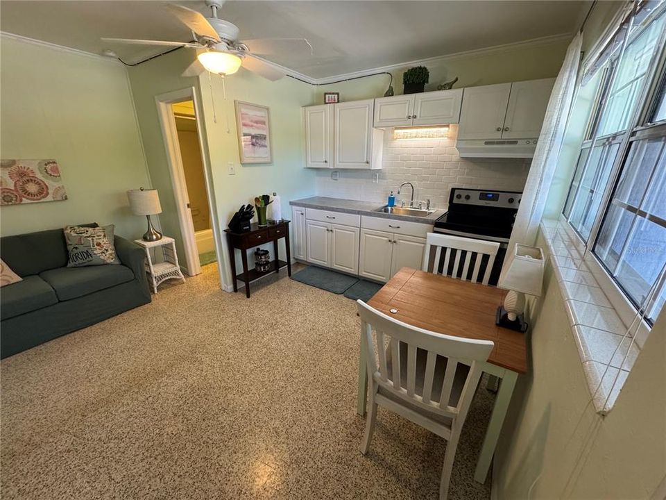For Rent: $1,350 (1 beds, 1 baths, 540 Square Feet)