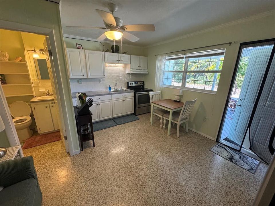 For Rent: $1,350 (1 beds, 1 baths, 540 Square Feet)