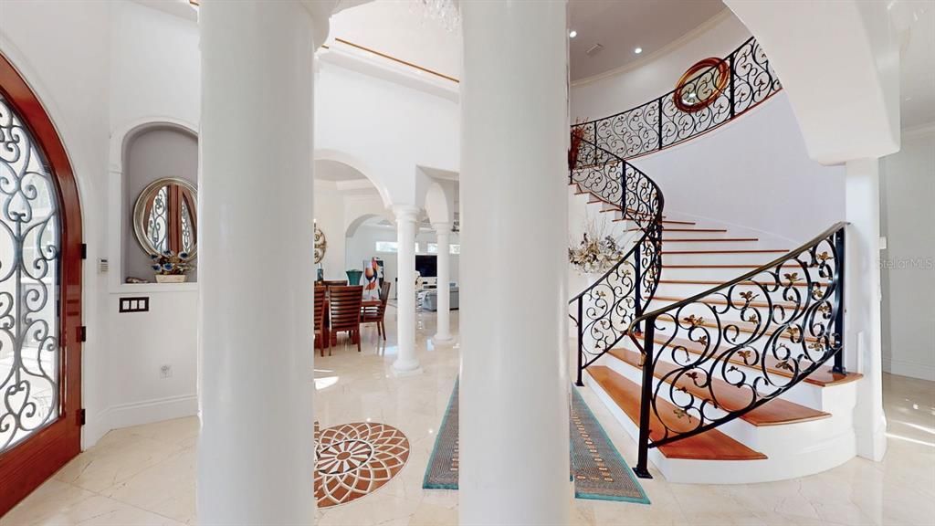 En Venta: $3,399,000 (6 camas, 5 baños, 5837 Pies cuadrados)