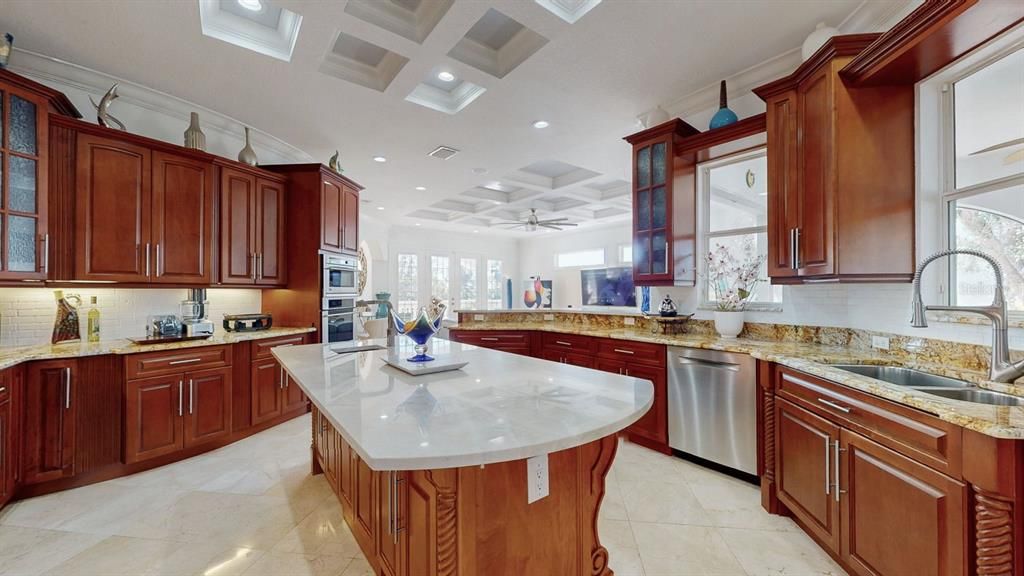 En Venta: $3,399,000 (6 camas, 5 baños, 5837 Pies cuadrados)