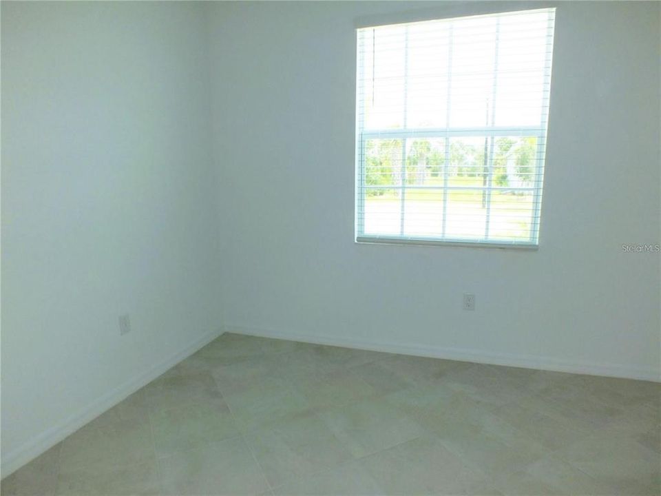 出租: $2,600 (4 贝兹, 3 浴室, 2035 平方英尺)