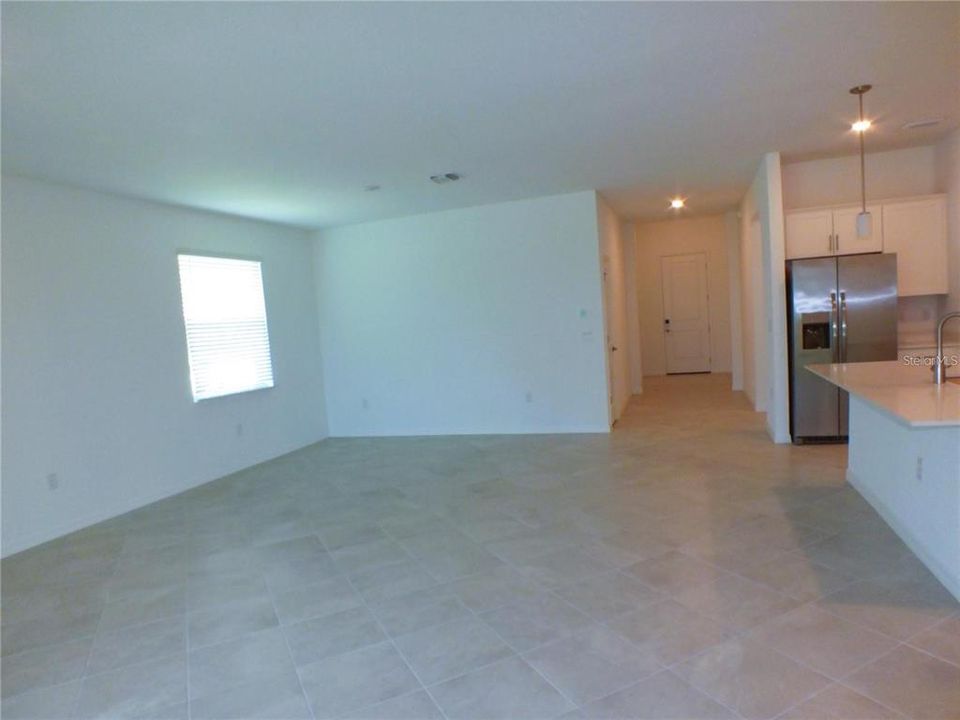 出租: $2,600 (4 贝兹, 3 浴室, 2035 平方英尺)