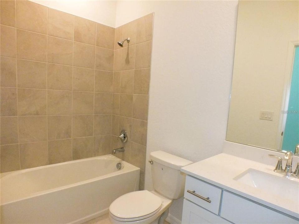 出租: $2,600 (4 贝兹, 3 浴室, 2035 平方英尺)