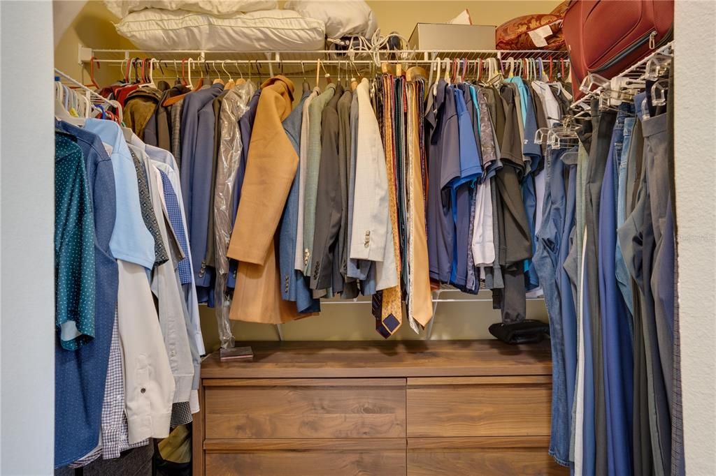 待售: $447,900 (4 贝兹, 2 浴室, 2700 平方英尺)