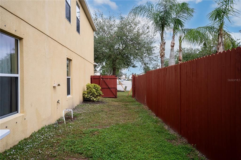 待售: $447,900 (4 贝兹, 2 浴室, 2700 平方英尺)