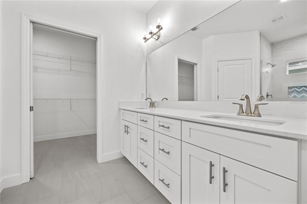 待售: $472,900 (4 贝兹, 3 浴室, 1900 平方英尺)