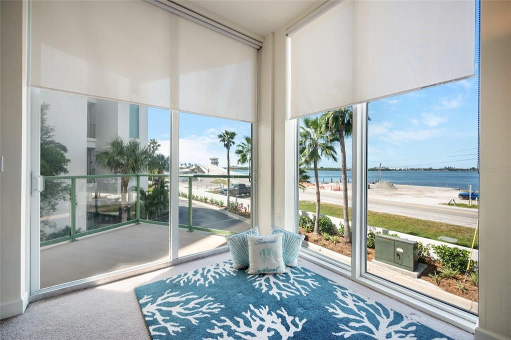 For Rent: $2,300 (3 beds, 2 baths, 1384 Square Feet)