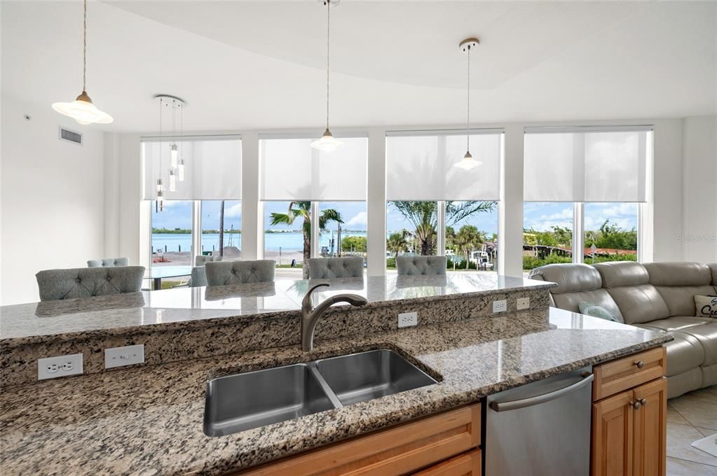 For Rent: $2,300 (3 beds, 2 baths, 1384 Square Feet)