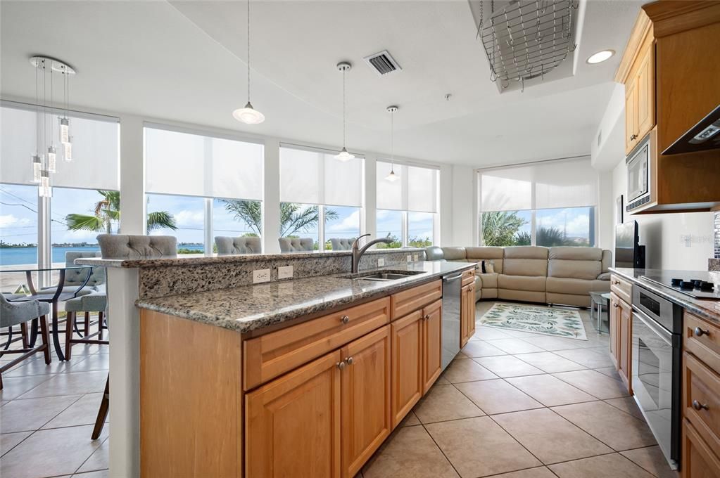 For Rent: $2,300 (3 beds, 2 baths, 1384 Square Feet)