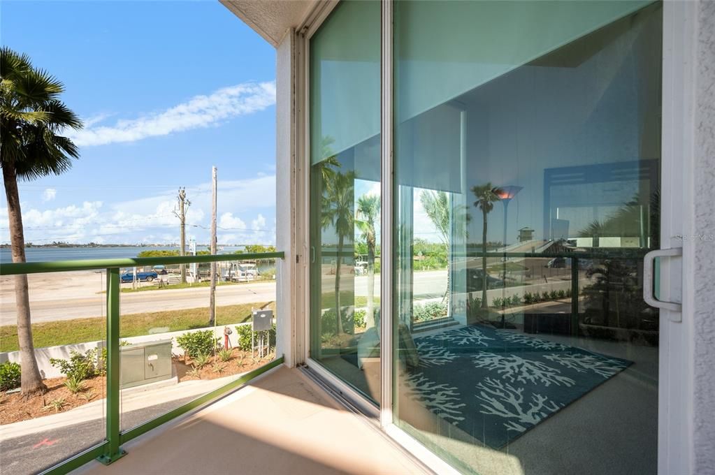 For Rent: $2,300 (3 beds, 2 baths, 1384 Square Feet)