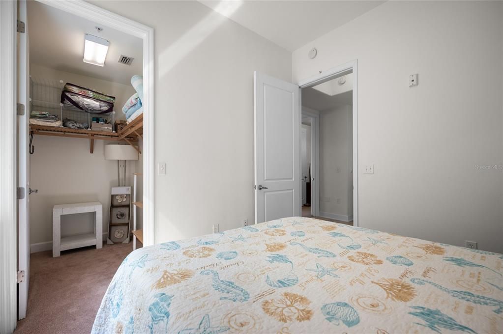 For Rent: $2,300 (3 beds, 2 baths, 1384 Square Feet)