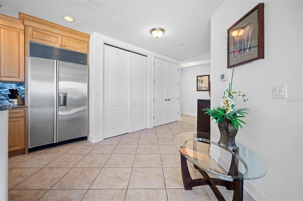 For Rent: $2,300 (3 beds, 2 baths, 1384 Square Feet)