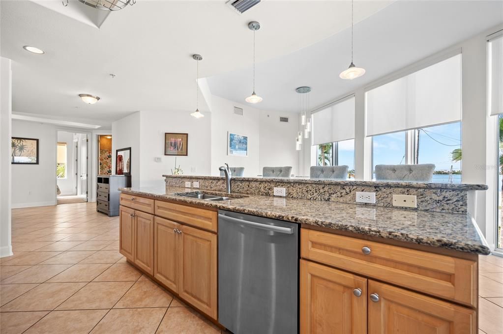 For Rent: $2,300 (3 beds, 2 baths, 1384 Square Feet)