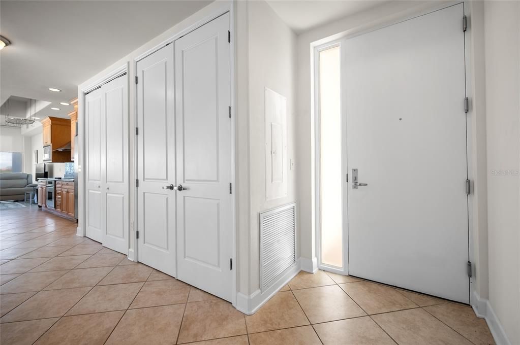 For Rent: $2,300 (3 beds, 2 baths, 1384 Square Feet)