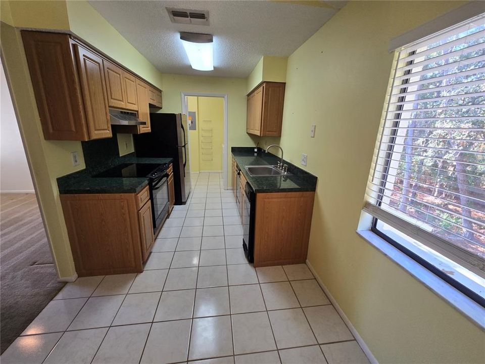 For Sale: $145,000 (2 beds, 2 baths, 1134 Square Feet)