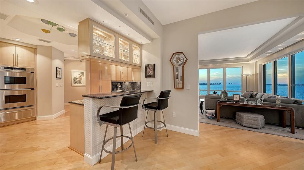 На продажу: $3,750,000 (4 спален, 4 ванн, 3659 Квадратных фут)