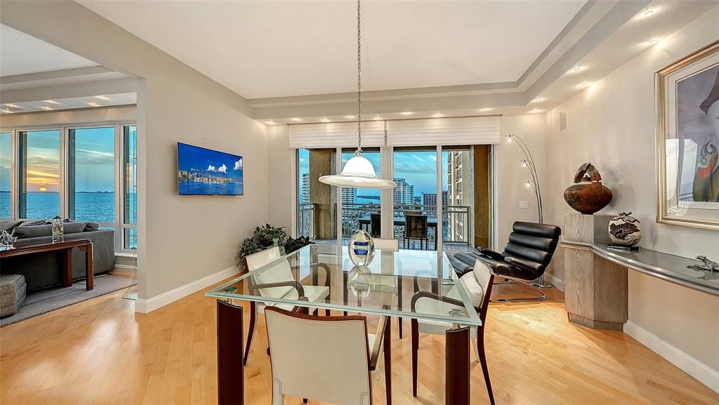 На продажу: $3,750,000 (4 спален, 4 ванн, 3659 Квадратных фут)