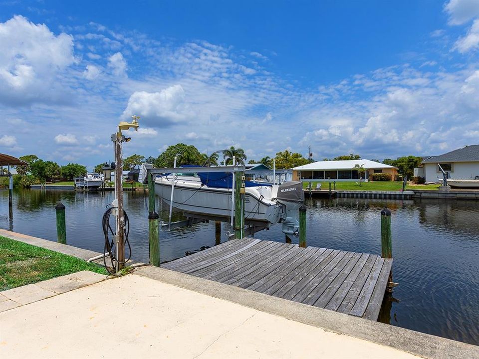 待售: $429,000 (2 贝兹, 2 浴室, 1645 平方英尺)