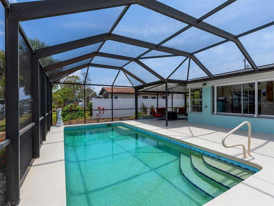 待售: $429,000 (2 贝兹, 2 浴室, 1645 平方英尺)