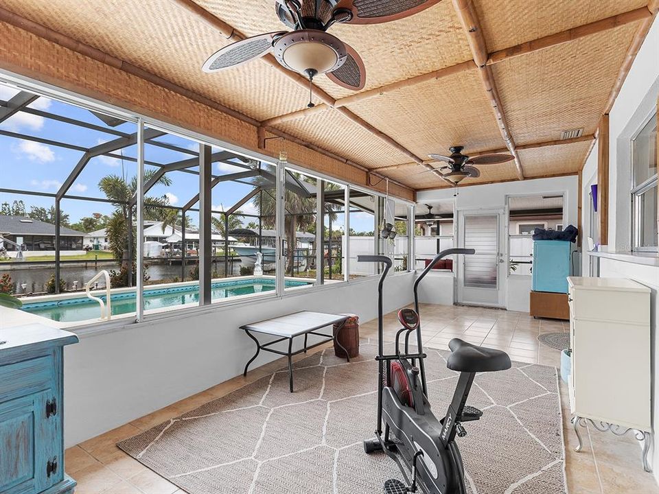 待售: $429,000 (2 贝兹, 2 浴室, 1645 平方英尺)