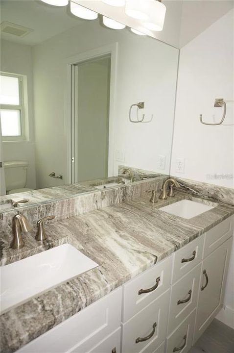 出租: $2,150 (3 贝兹, 2 浴室, 1357 平方英尺)