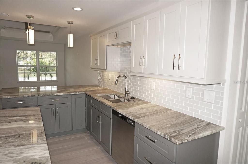 出租: $2,150 (3 贝兹, 2 浴室, 1357 平方英尺)