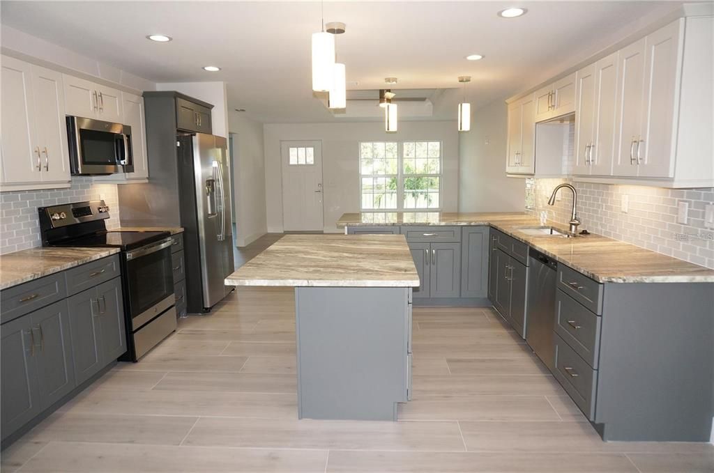 出租: $2,150 (3 贝兹, 2 浴室, 1357 平方英尺)