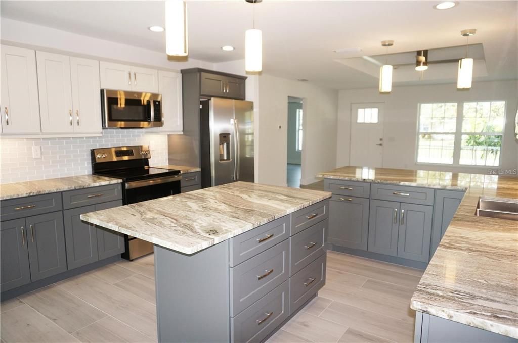 出租: $2,150 (3 贝兹, 2 浴室, 1357 平方英尺)