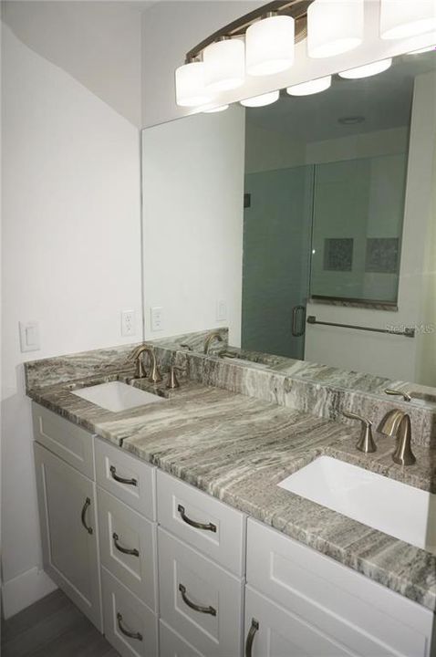 出租: $2,150 (3 贝兹, 2 浴室, 1357 平方英尺)