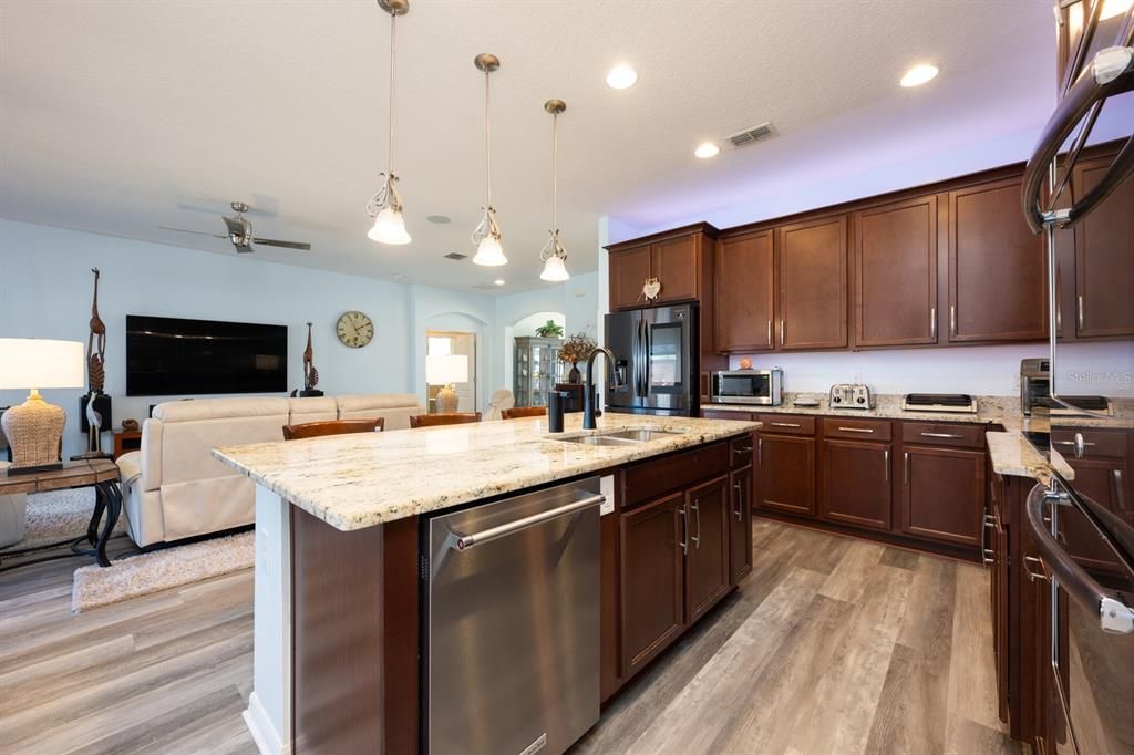 На продажу: $650,000 (4 спален, 3 ванн, 2580 Квадратных фут)