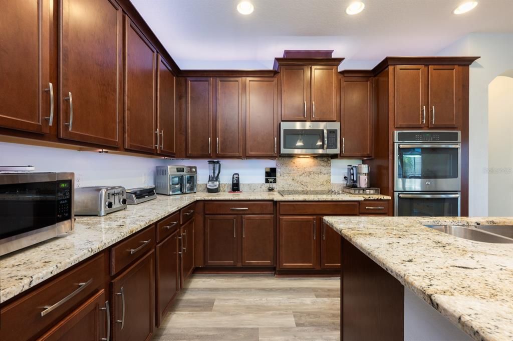 На продажу: $650,000 (4 спален, 3 ванн, 2580 Квадратных фут)