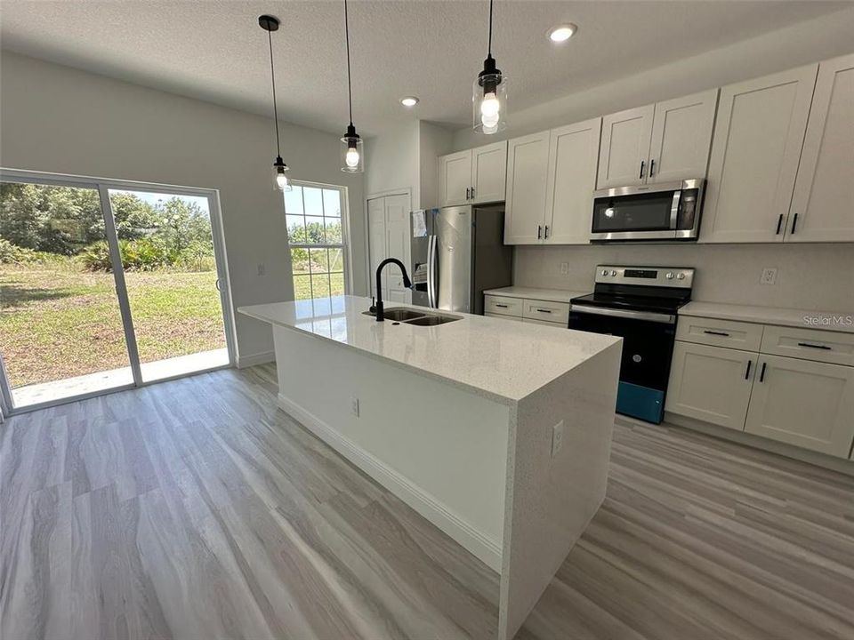 En Renta: $2,200 (4 camas, 2 baños, 1630 Pies cuadrados)