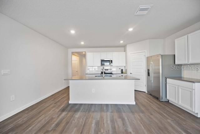 В аренду: $3,200 (4 спален, 2 ванн, 1843 Квадратных фут)