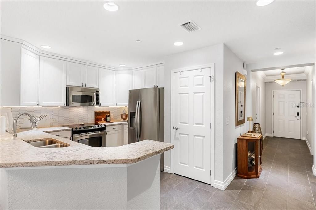 For Sale: $359,999 (3 beds, 3 baths, 1630 Square Feet)