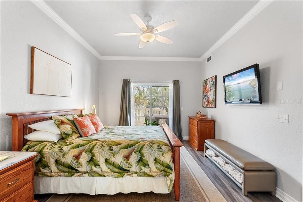 For Sale: $359,999 (3 beds, 3 baths, 1630 Square Feet)