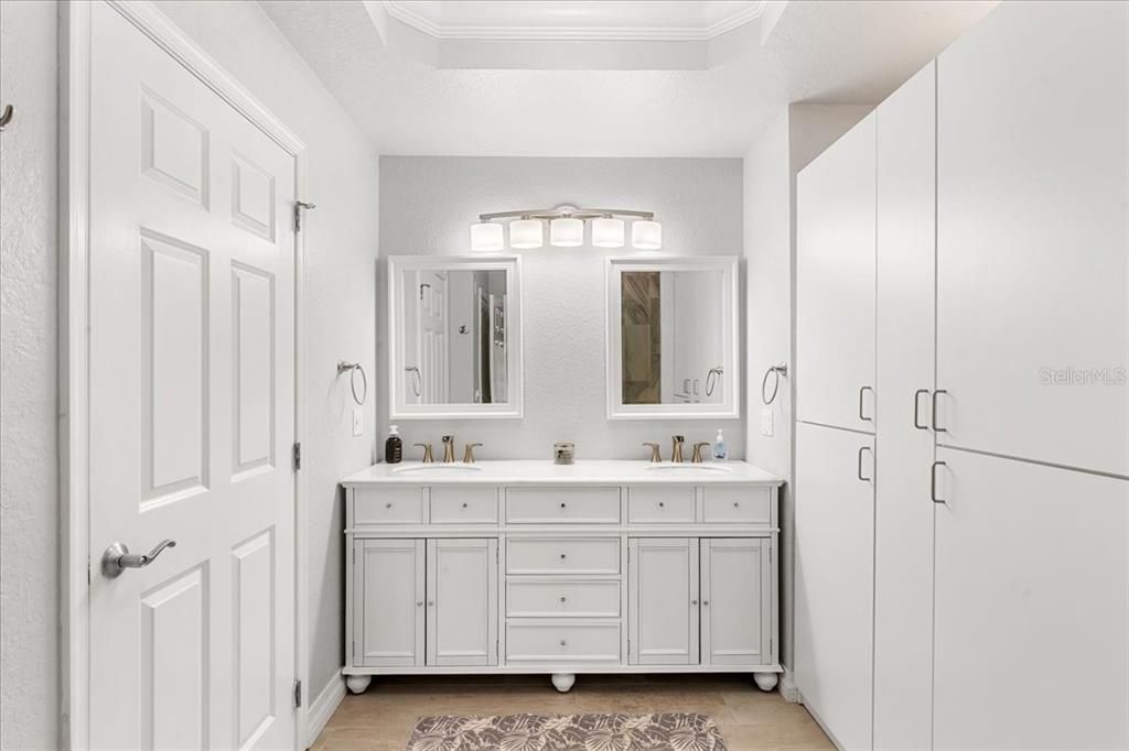 For Sale: $359,999 (3 beds, 3 baths, 1630 Square Feet)