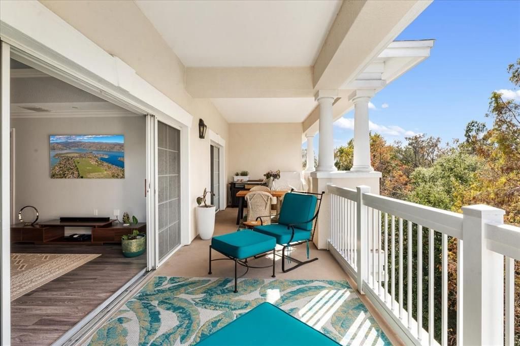 For Sale: $359,999 (3 beds, 3 baths, 1630 Square Feet)