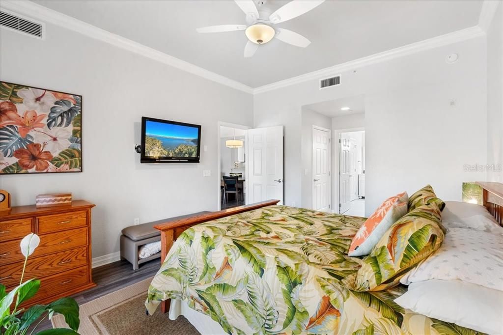 For Sale: $359,999 (3 beds, 3 baths, 1630 Square Feet)